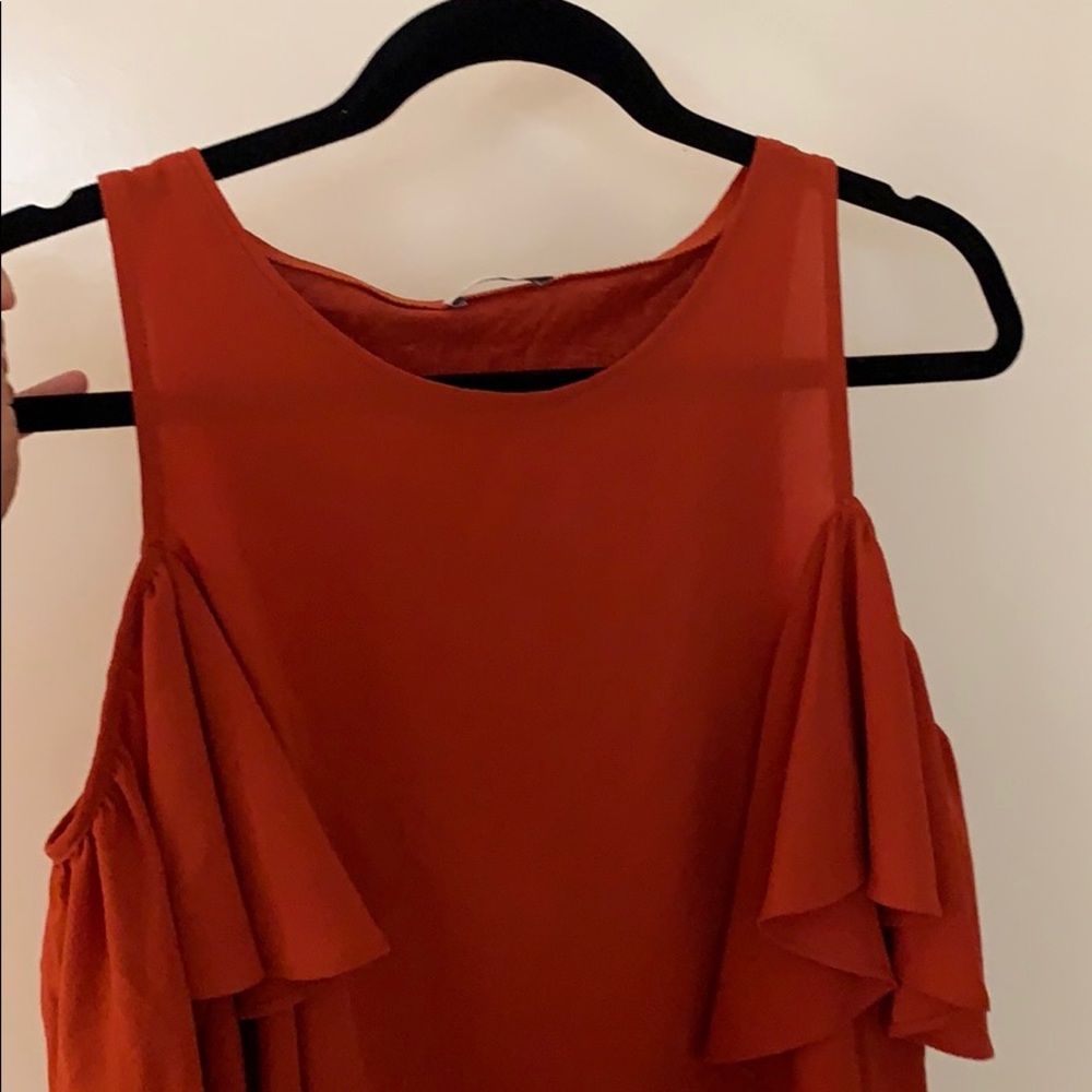 Cut Out Shoulder Top - Picture 4 of 4